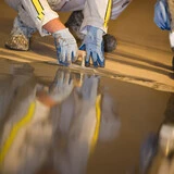 Изравняване и изглаждане на пода Изравняване и изглаждане на пода